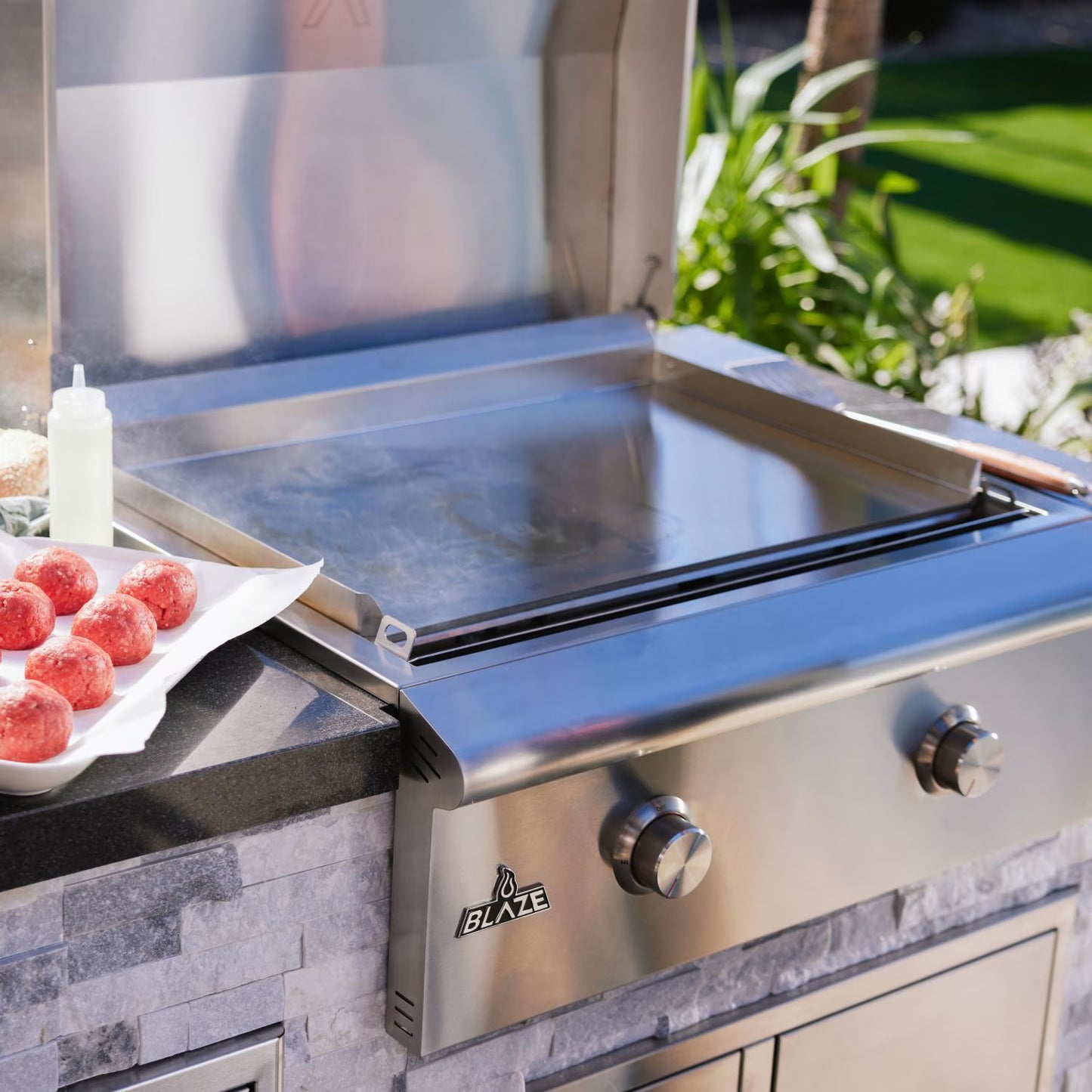Blaze LTE+ 30-Inch Built-in Propane Gas/Natural Griddle w/ Lift-Assist Hood