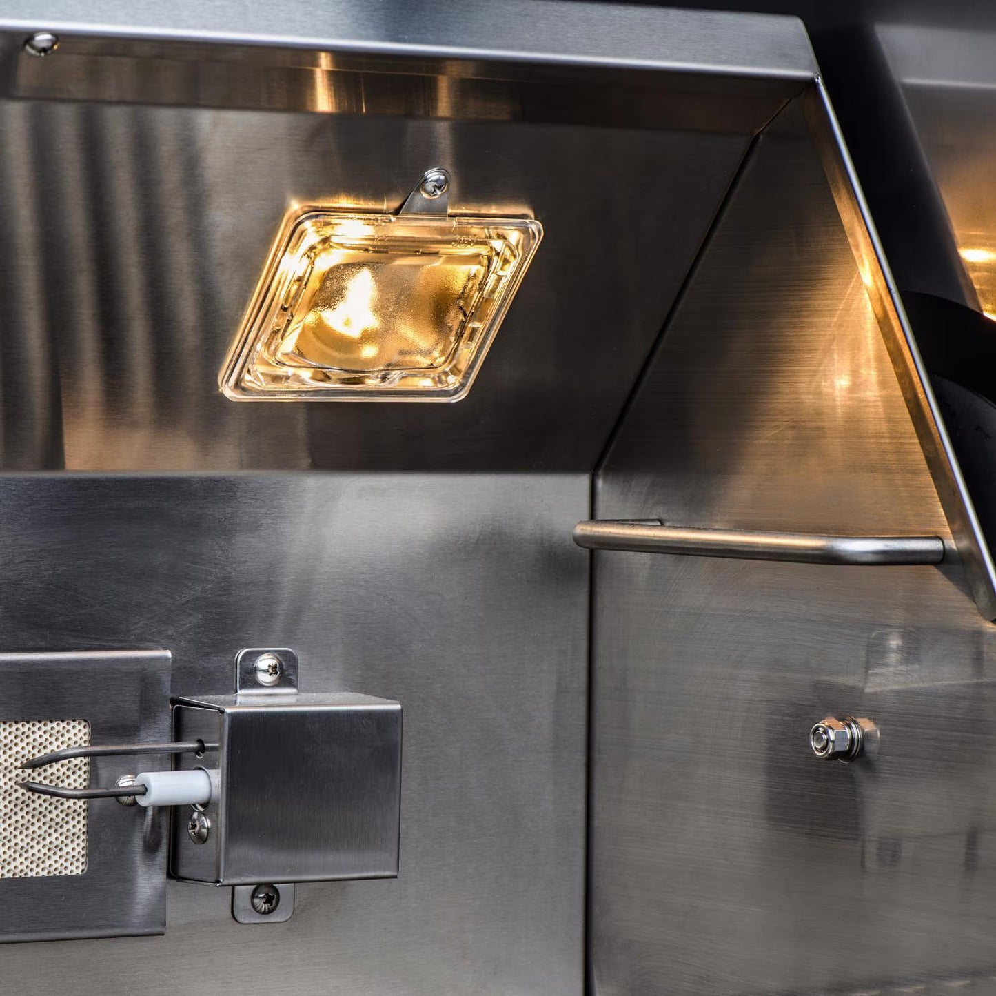 Blaze Professional LUX 44-Inch 4-Burner Built-In Propane/Natural Gas Grill w/ Rear Infrared Burner