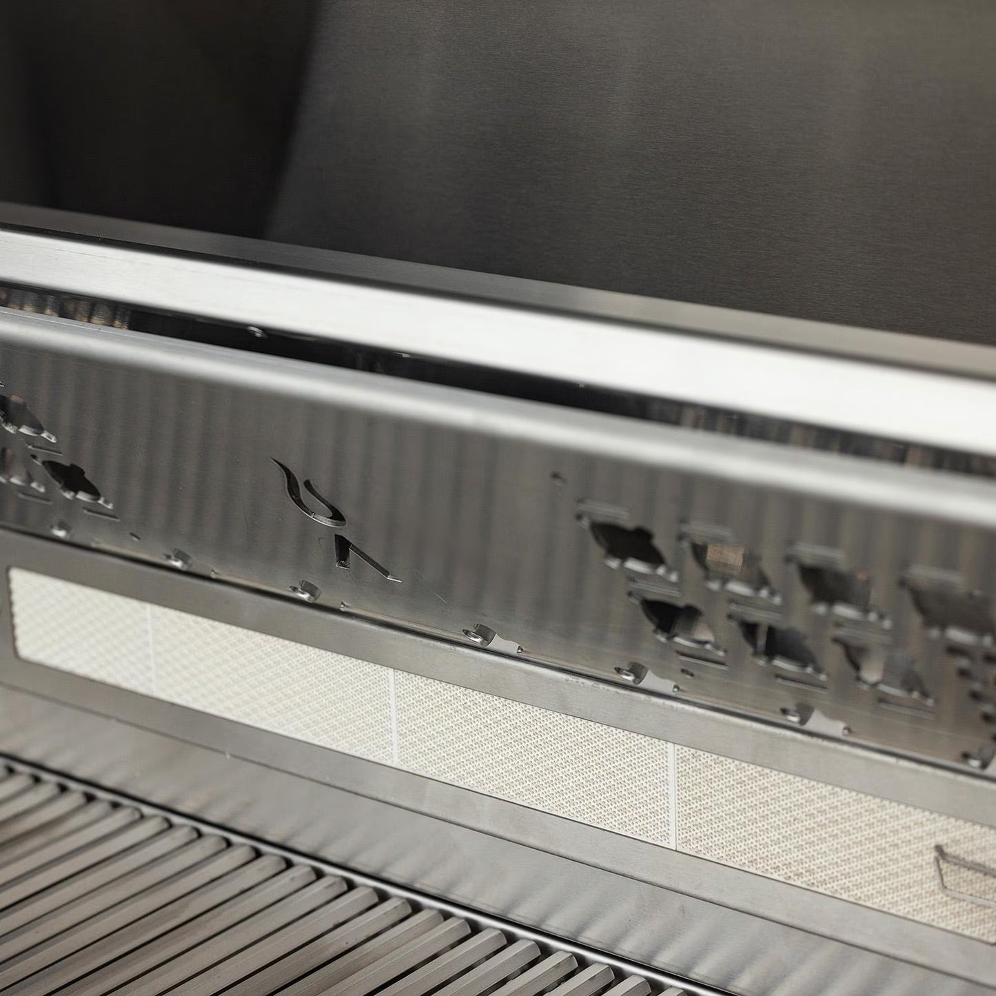 Blaze LTE PRO 40-Inch 5-Burner Built-in Propane Gas/Natural Grill w/ Digital Temperature Screen & Rear Infrared Burner
