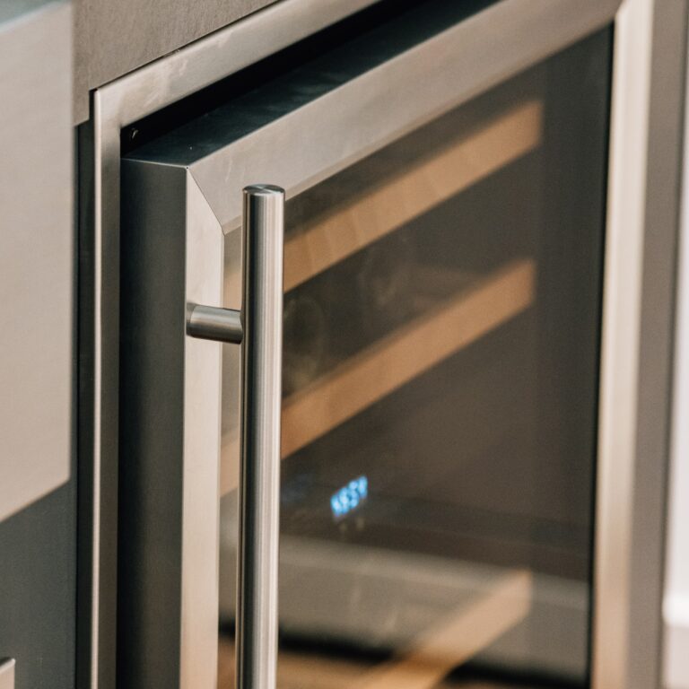 24″ 5.3 Cu. Outdoor Rated Single Zone Wine Cooler