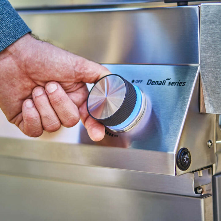 Monument Grills - Denali 605Pro | Stainless Smart Propane Gas Grill